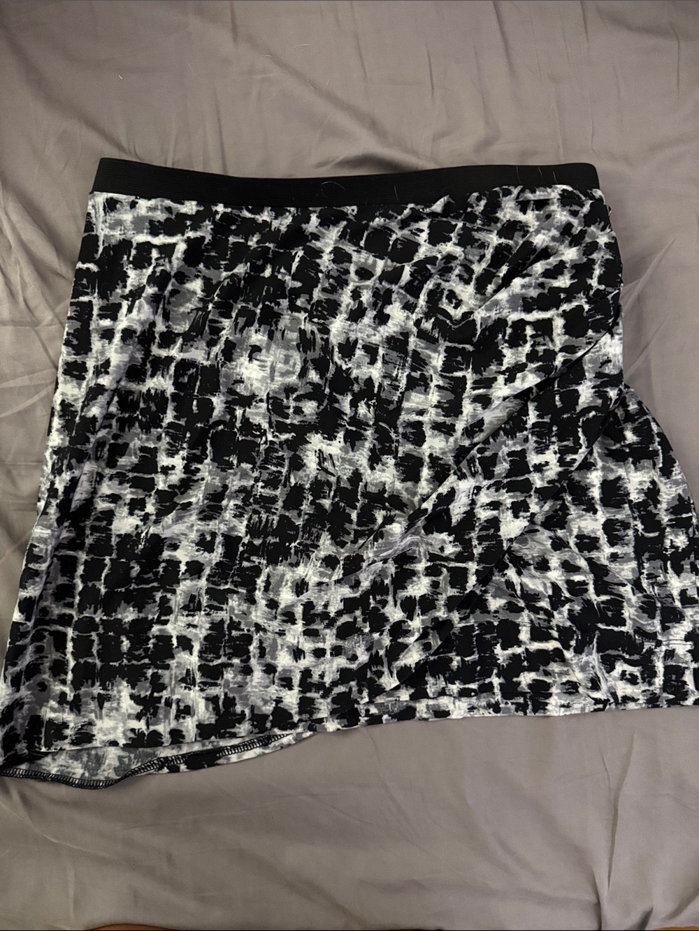 BCBGMaxAzria Black and White Printed Mini Skirt